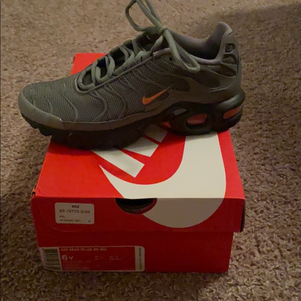 Air Max Plus SE